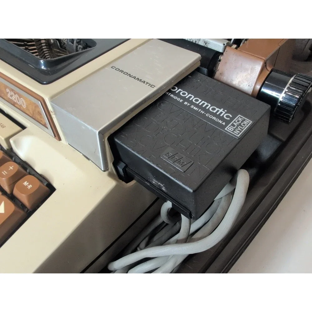 VTG Smith-Corona Coronamatic 2200 Electric Typewriter Working With Hard Case